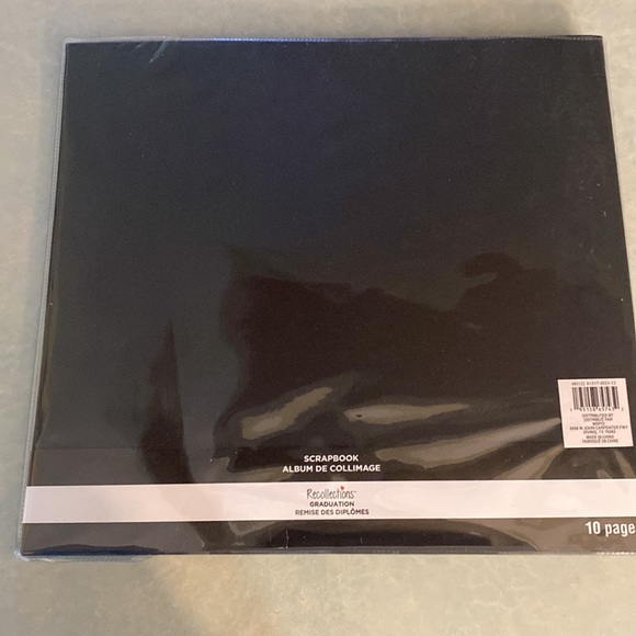 Recollections Class of 2022 Scrapbook for graduates. Unused. - Picture 2 of 2